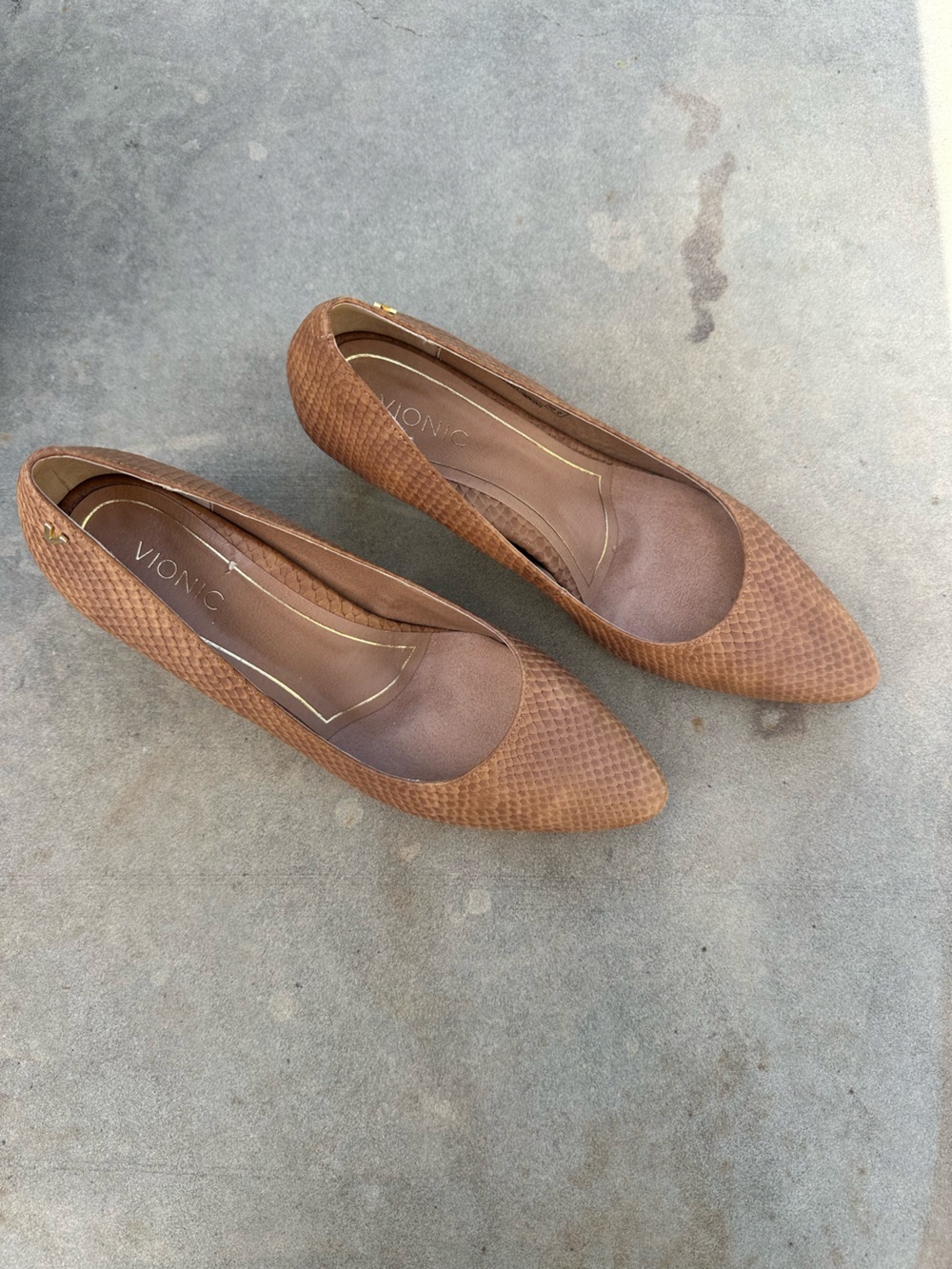 Vionic Madison Mia Snakeskin Embossed Leather Pump Heels Camel/Tan Size 7 NEW